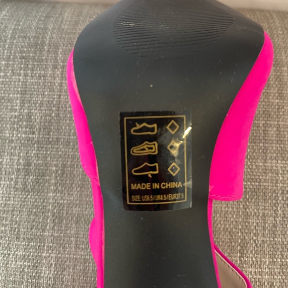 Qupid Hot Pink Heels - Picture 5 of 5